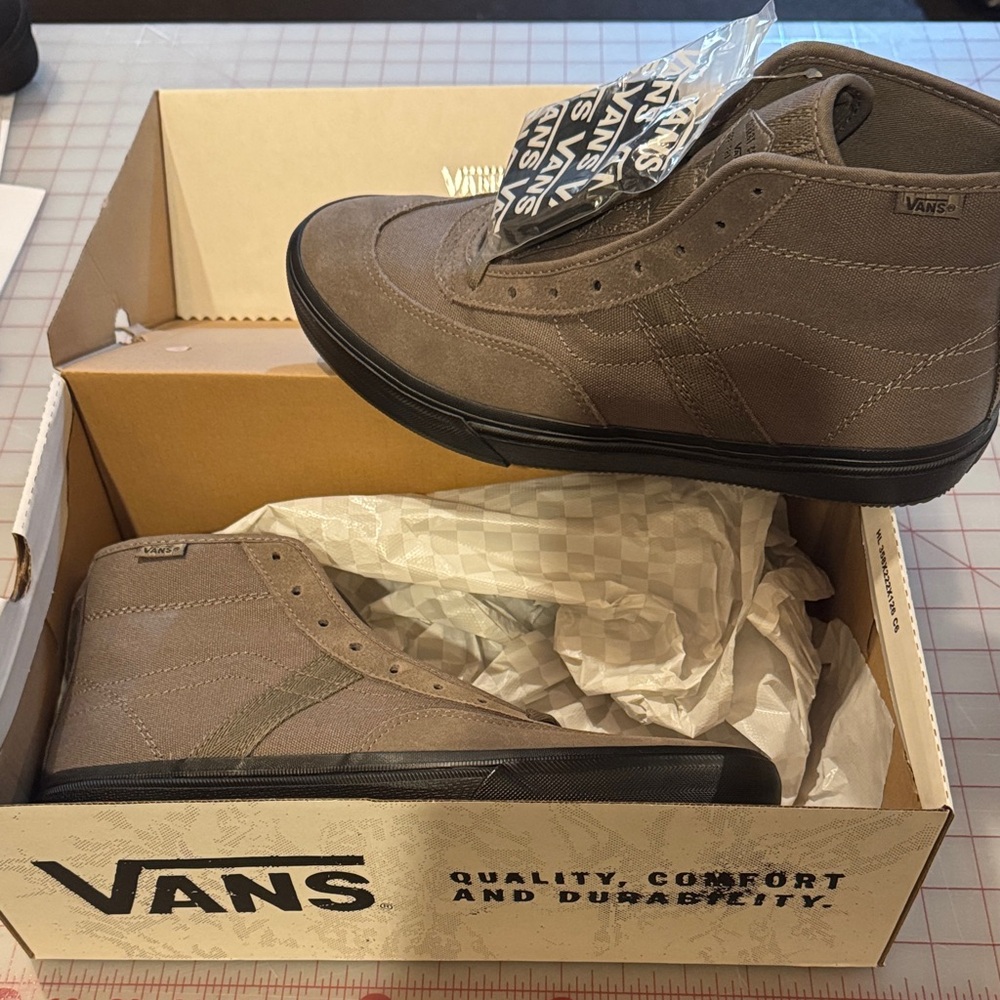 Vans Men's Gilbert Crockett high top Grey Sneakers